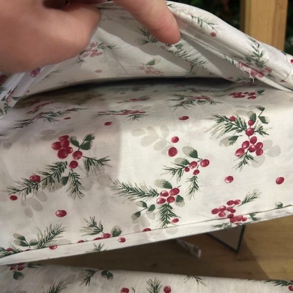 Laura Ashley Cotton Percale Full Sheet Set - Picture 4 of 4